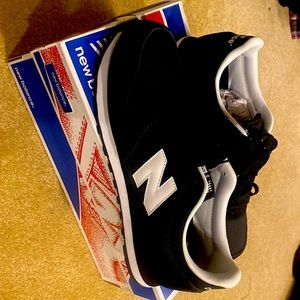 New Mens New Balance Sneakers  10.5 M